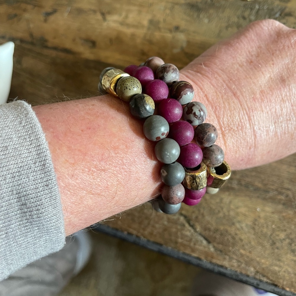 Multi-color beaded bracelets - Picture 3 of 4